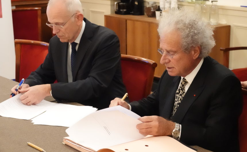 Les deux présidents signent l'accord de Location civile d'activité