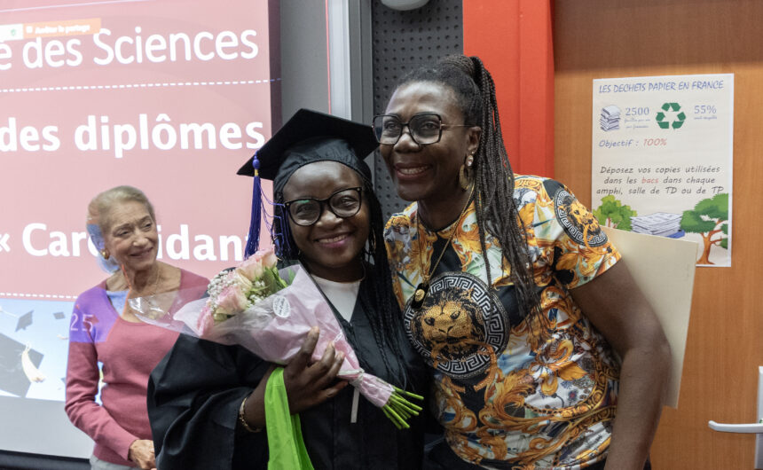 Remise des diplômes de la 1ère promotion du DU Care Aidant Paris-Cité