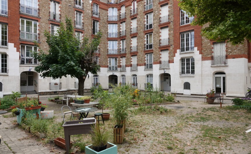 Cour intérieure du 18 rue Joseph Gaillard, Vincennes.