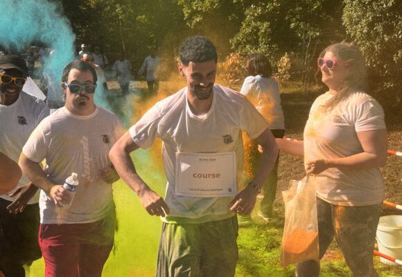 Color Run : une première course haute en couleurs à la MAS L'Orée du Bois une première course haute en couleurs à la MAS L'Orée du Bois